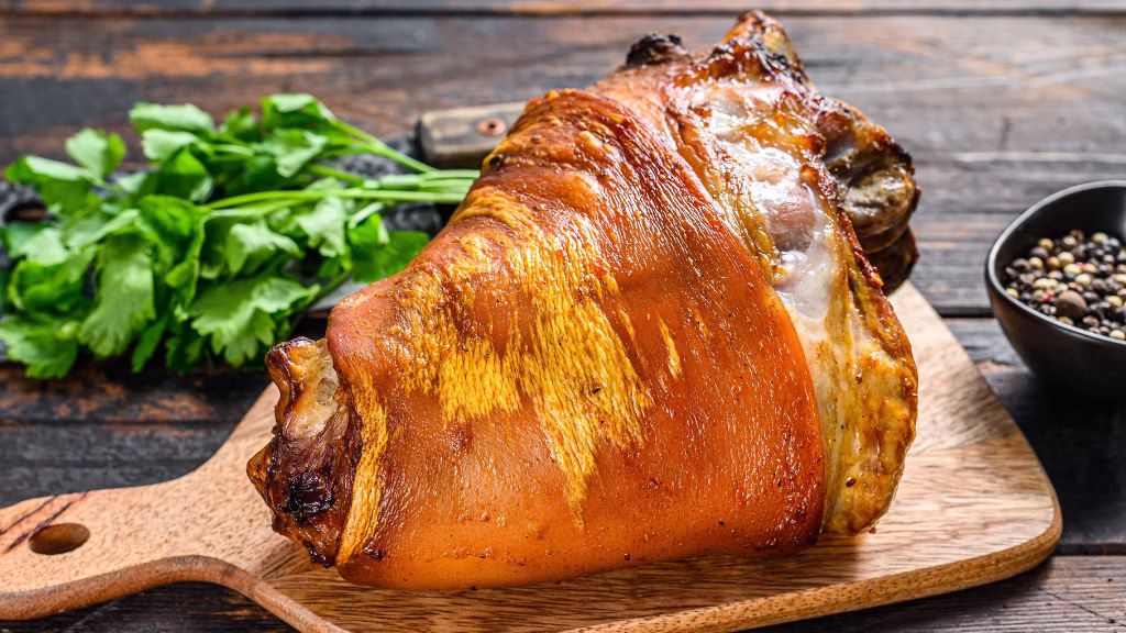 Giò heo là món ăn phổ biến trong bữa cơm gia đình việt