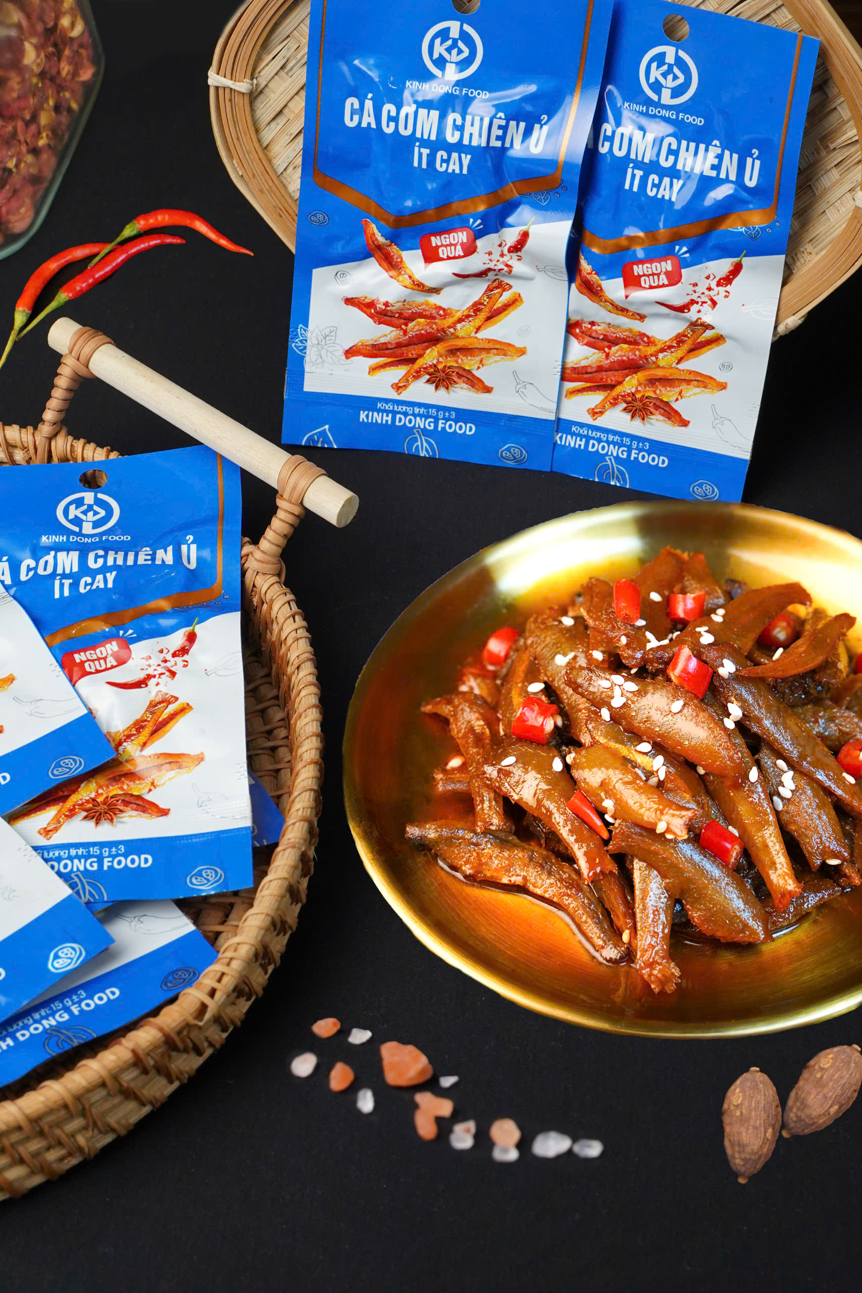 Cá cơm chiên ủ vị vị cay